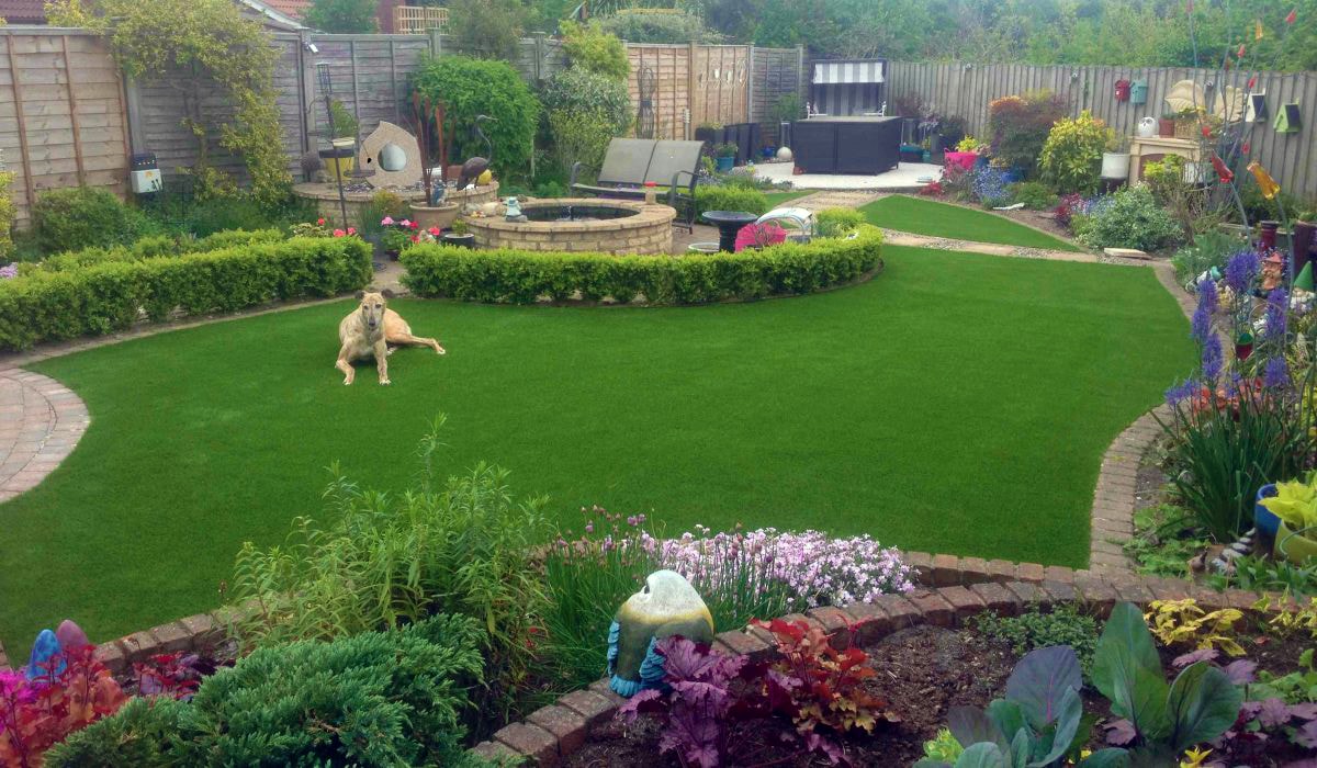 Aménager votre jardin pour accueillir un chien